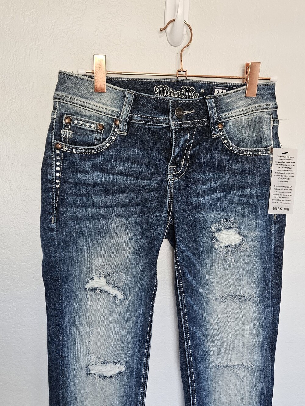 NWT Miss Me | Rhinestone Embellished Embroidered Distressed Y2K Jeans Size 24 - Picture 7 of 9